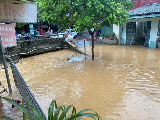 Cảnh báo mưa lớn diện rộng, gây thiệt hại nhiều nơi tại miền Trung
